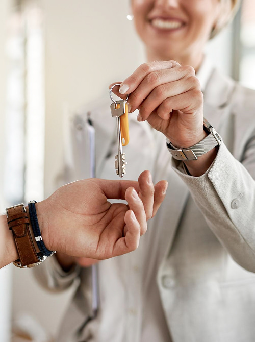 Schlüsselübergabe Wohnung Kaufen Immobilienmakler
